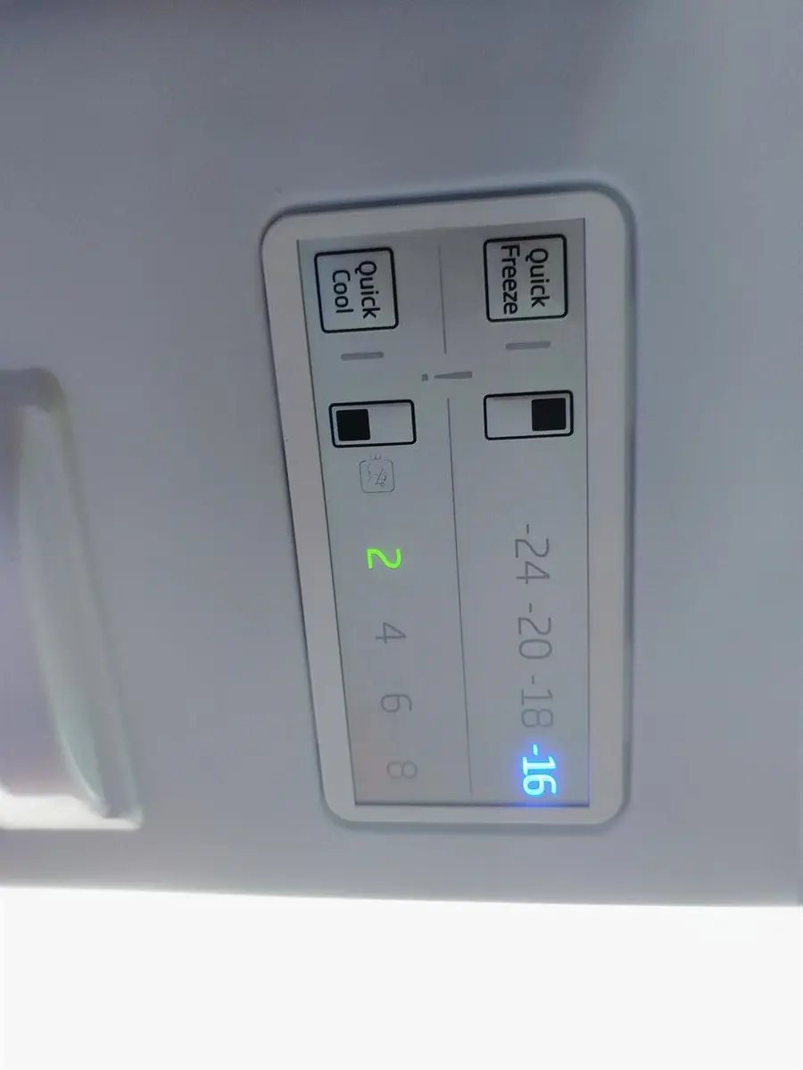 Khách hàng review Tủ lạnh Beko Inverter 230 lít RDNT251I50VWB 3