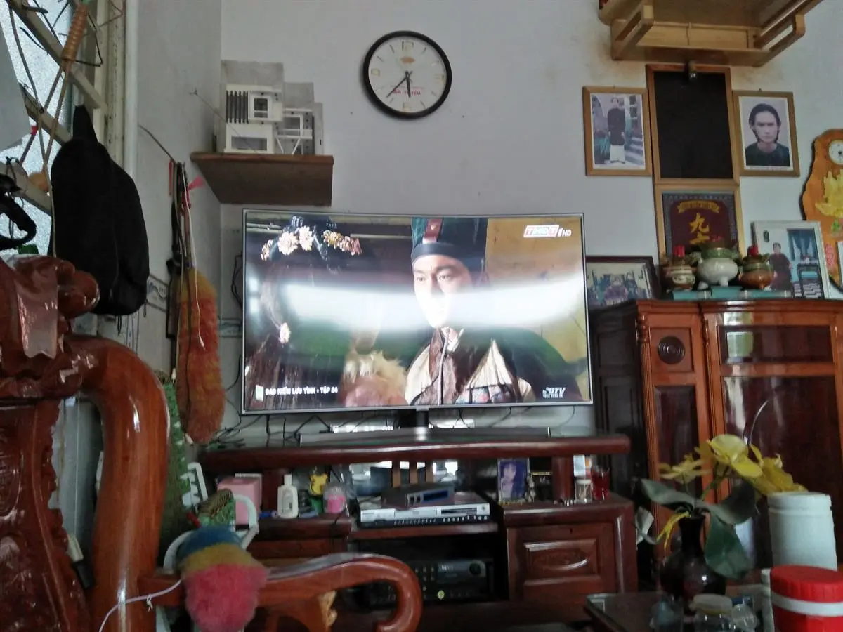 Khách hàng review Smart Tivi Cong Samsung 4K 55 inch UA55NU7500 1