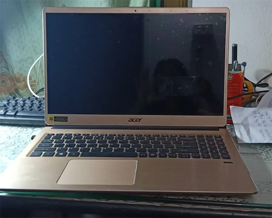 Khách hàng review Laptop Acer Swift 3 SF315 52 50T9 i5 8250U/8GB/256GB/Win10 (NX.GZBSV.002) 4