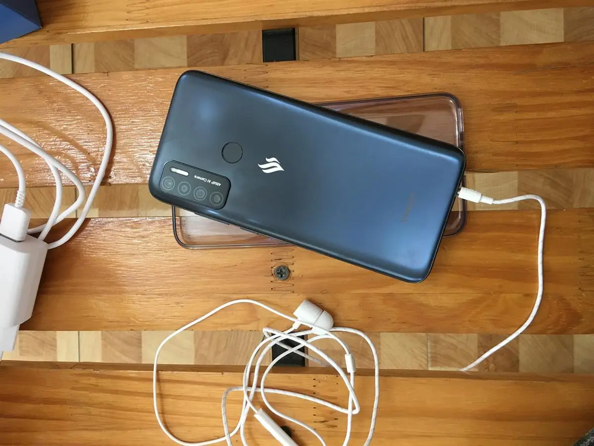 Khách hàng review Điện thoại Vsmart Live 4 4GB 12