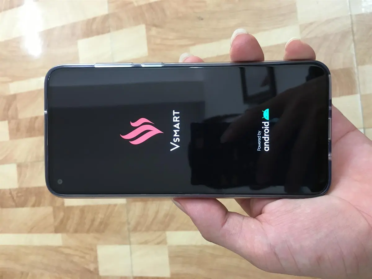 Khách hàng review Điện thoại Vsmart Live 4 4GB 11