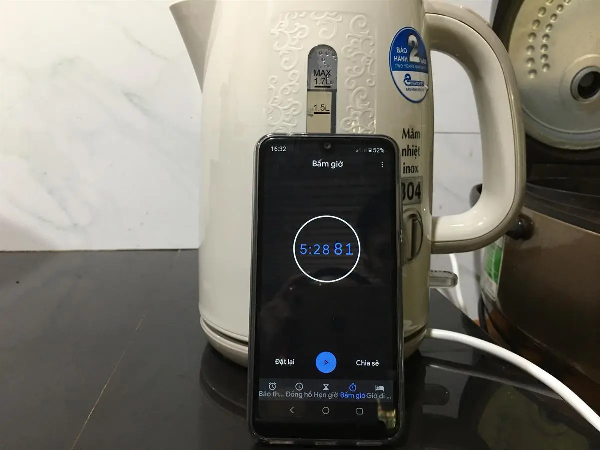 Khách hàng review Bình đun siêu tốc BlueStone 1.7 lít KTB-3335 4
