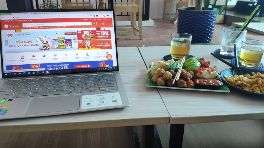 Khách hàng review Laptop Asus ZenBook 14 UX433FN i5 8265U/8GB/512GB/2GB MX150/Túi/Win10 (A6124T) 1