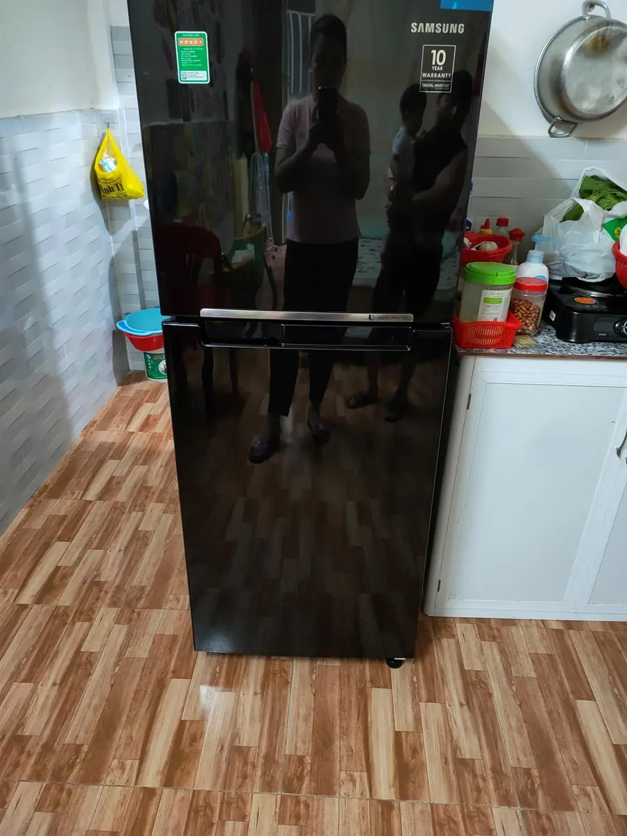 Khách hàng review Tủ lạnh Samsung Inverter 208 lít RT20HAR8DBU/SV 61