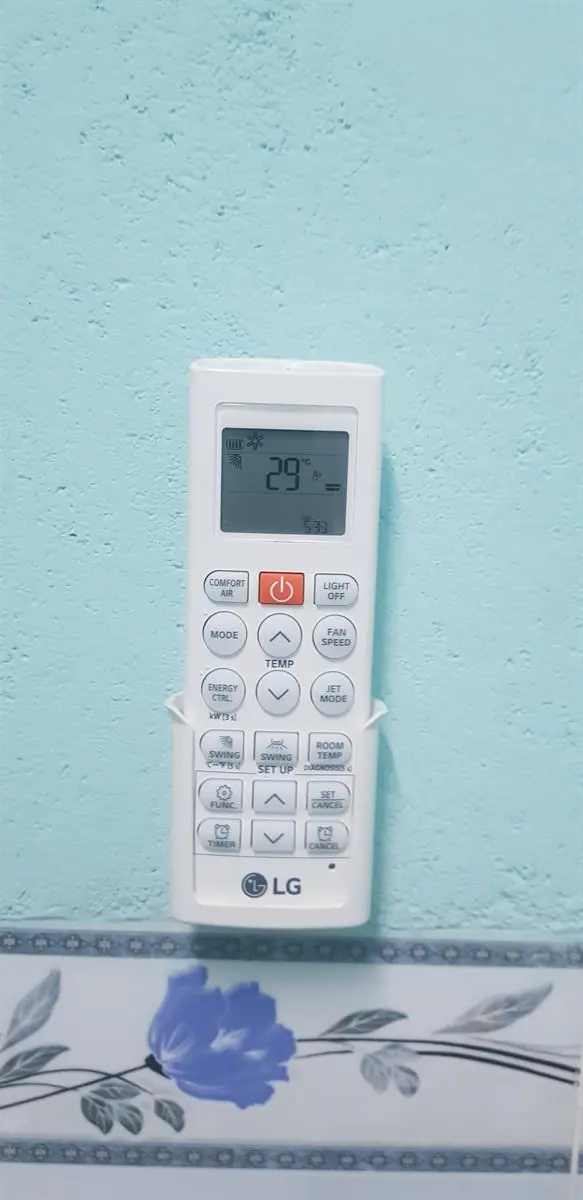 Khách hàng review Máy lạnh LG Inverter 1 HP V10ENH 20