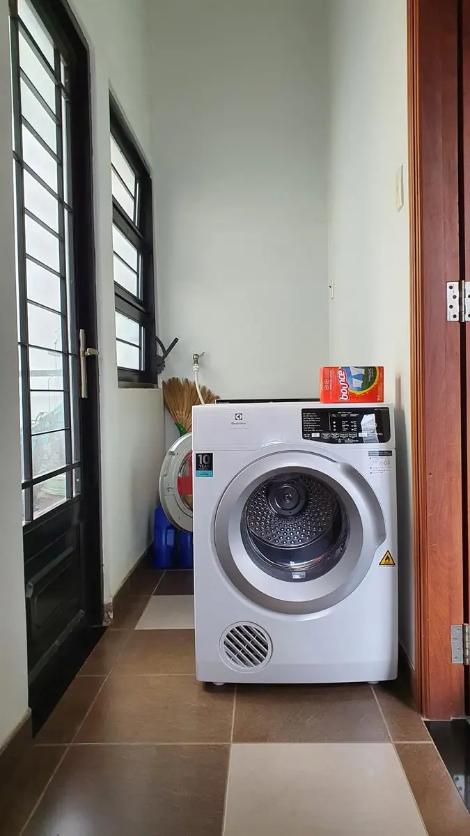 Khách hàng review Máy sấy thông hơi Electrolux 8 Kg EDV805JQWA 3