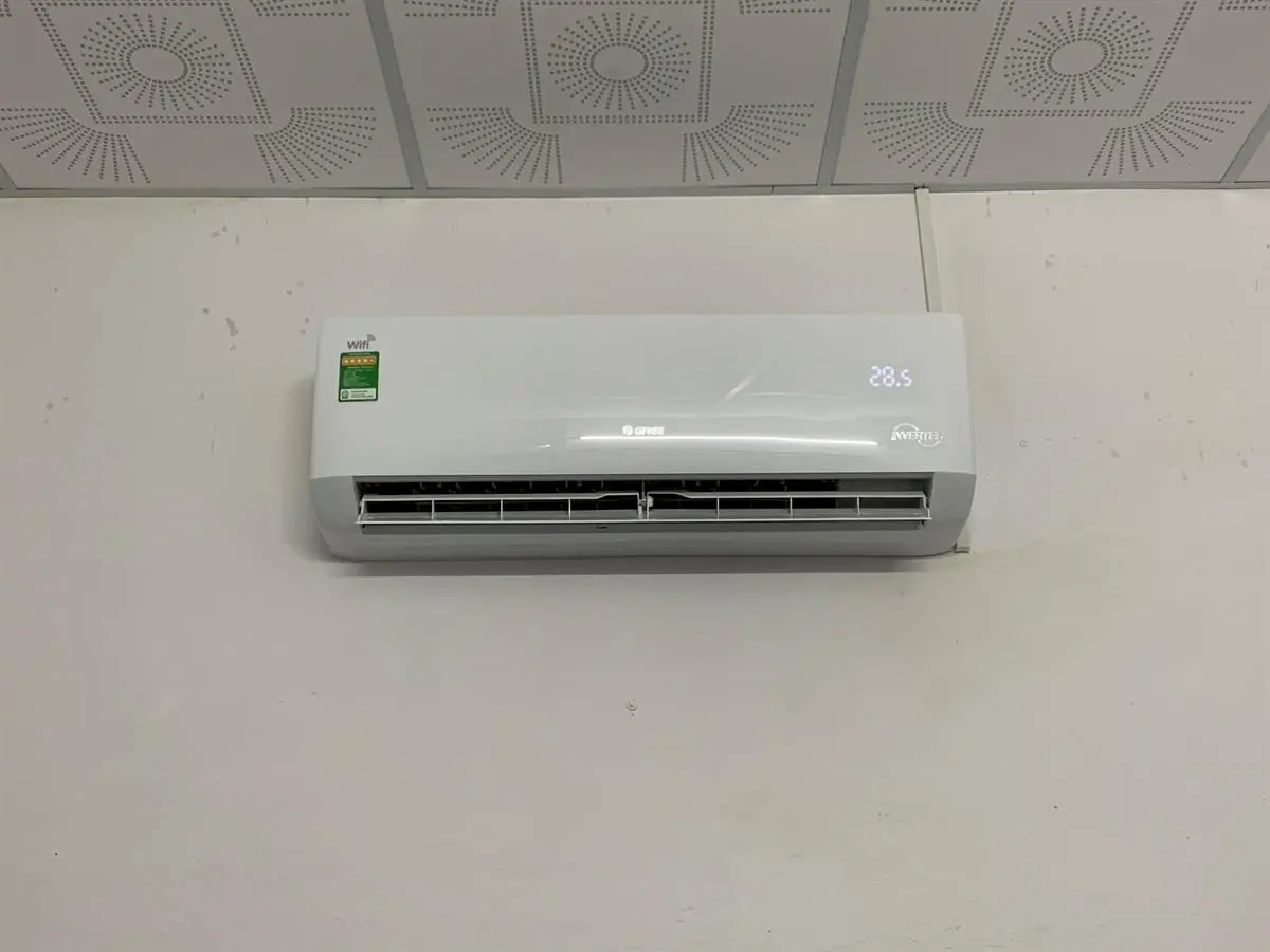 Khách hàng review Máy lạnh Gree Wifi Inverter 1 HP GWC09BC-K6DNA1B 1