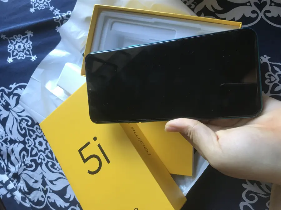 Khách hàng review Điện thoại realme 5i (4GB/64GB) 1