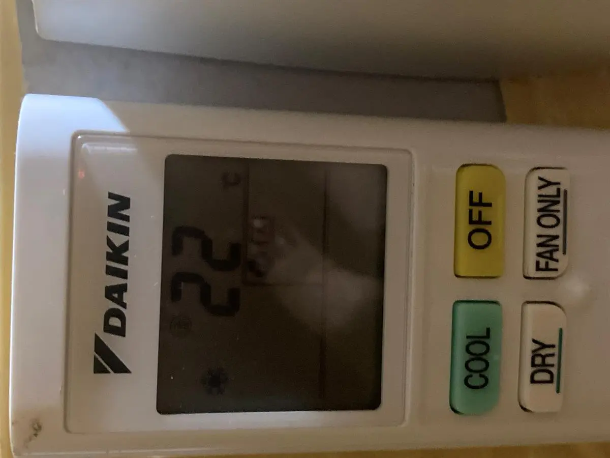 Khách hàng review Máy lạnh Daikin Inverter 1 HP ATKQ25TAVMV 2