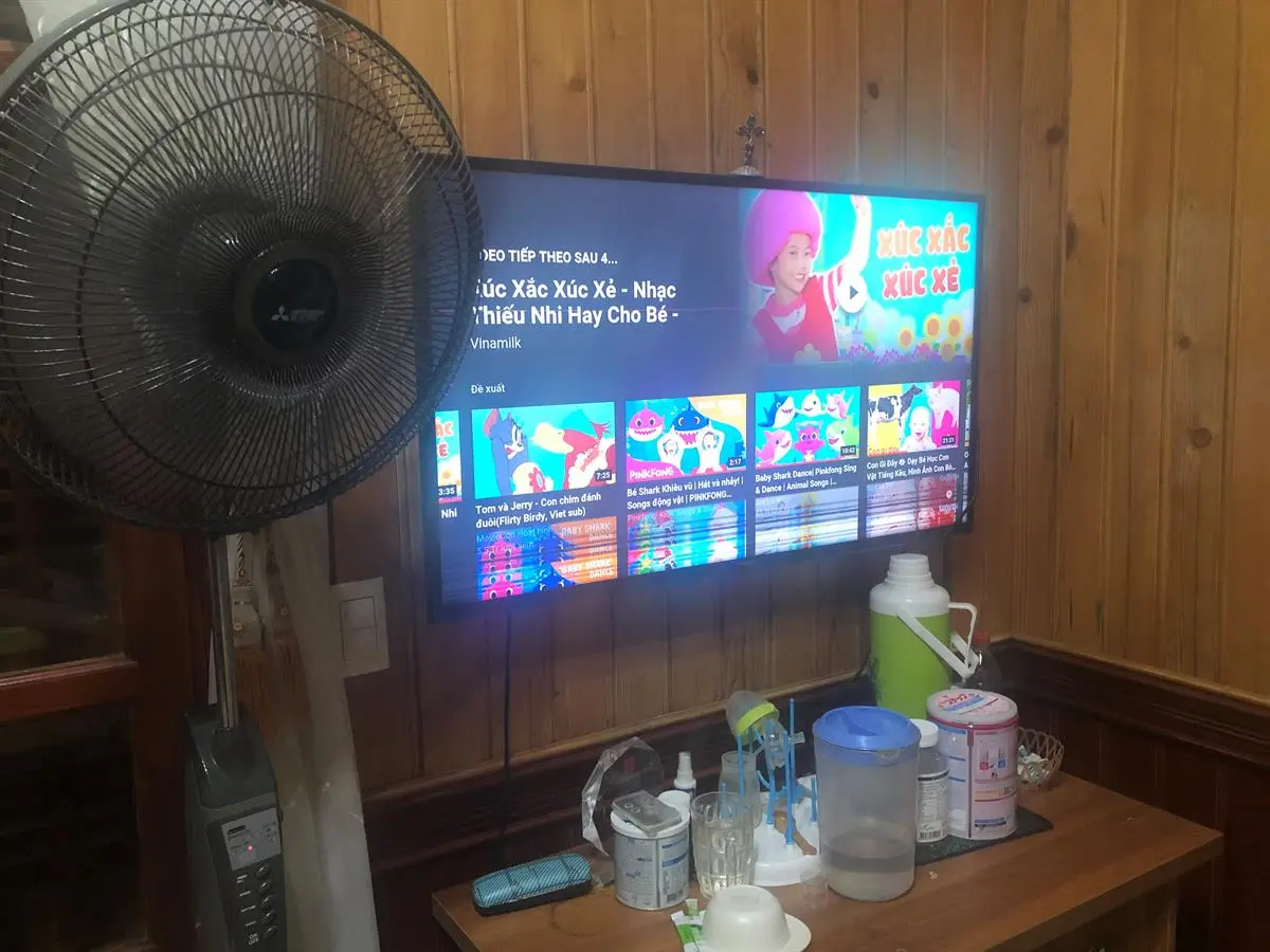Khách hàng review Smart Tivi Samsung 4K 43 inch UA43MU6100 1