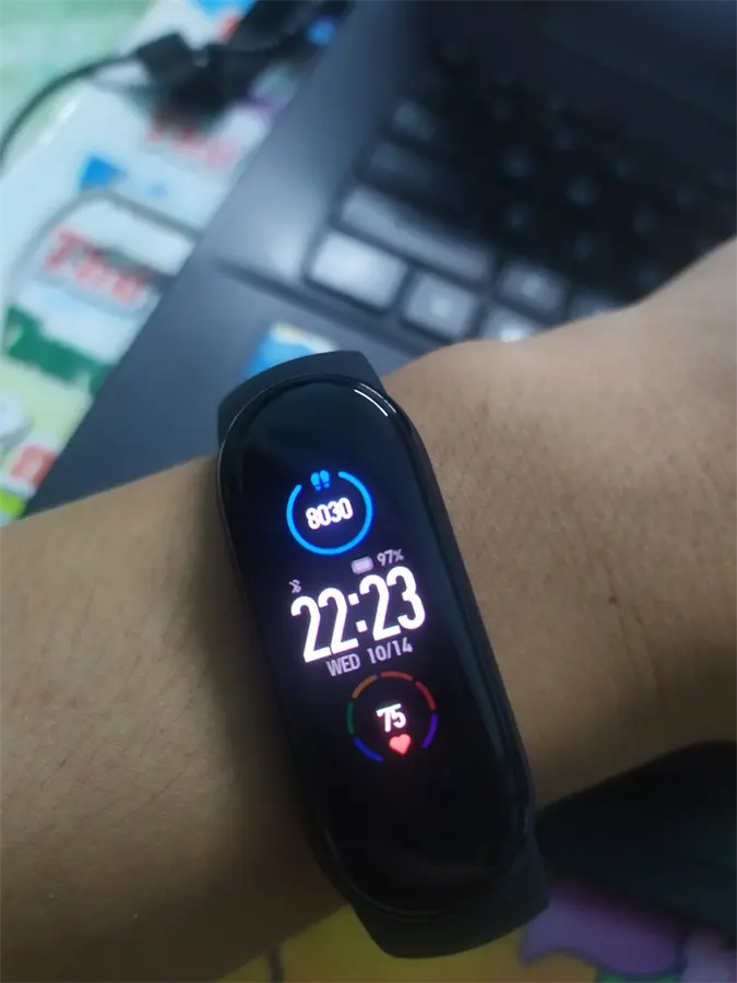Khách hàng review Vòng đeo tay thông minh Mi Band 5 43