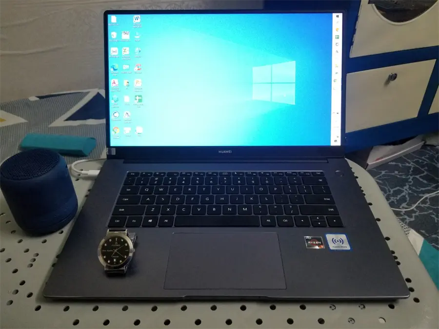 Khách hàng review Laptop Huawei MateBook D 15 R5 3500U 8GB/256GB 1TB/Win10 (Boh-WAQ9R) 3