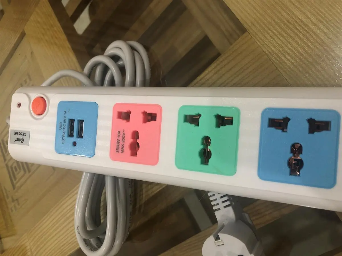 Khách hàng review Ổ cắm điện Comet 3 lỗ 2 USB 3m CES5303 2