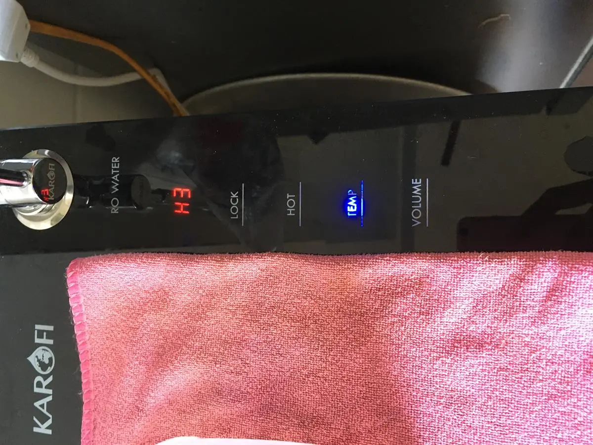 Khách hàng review Máy lọc nước nóng nguội RO Karofi O-H128/H 8 lõi 1