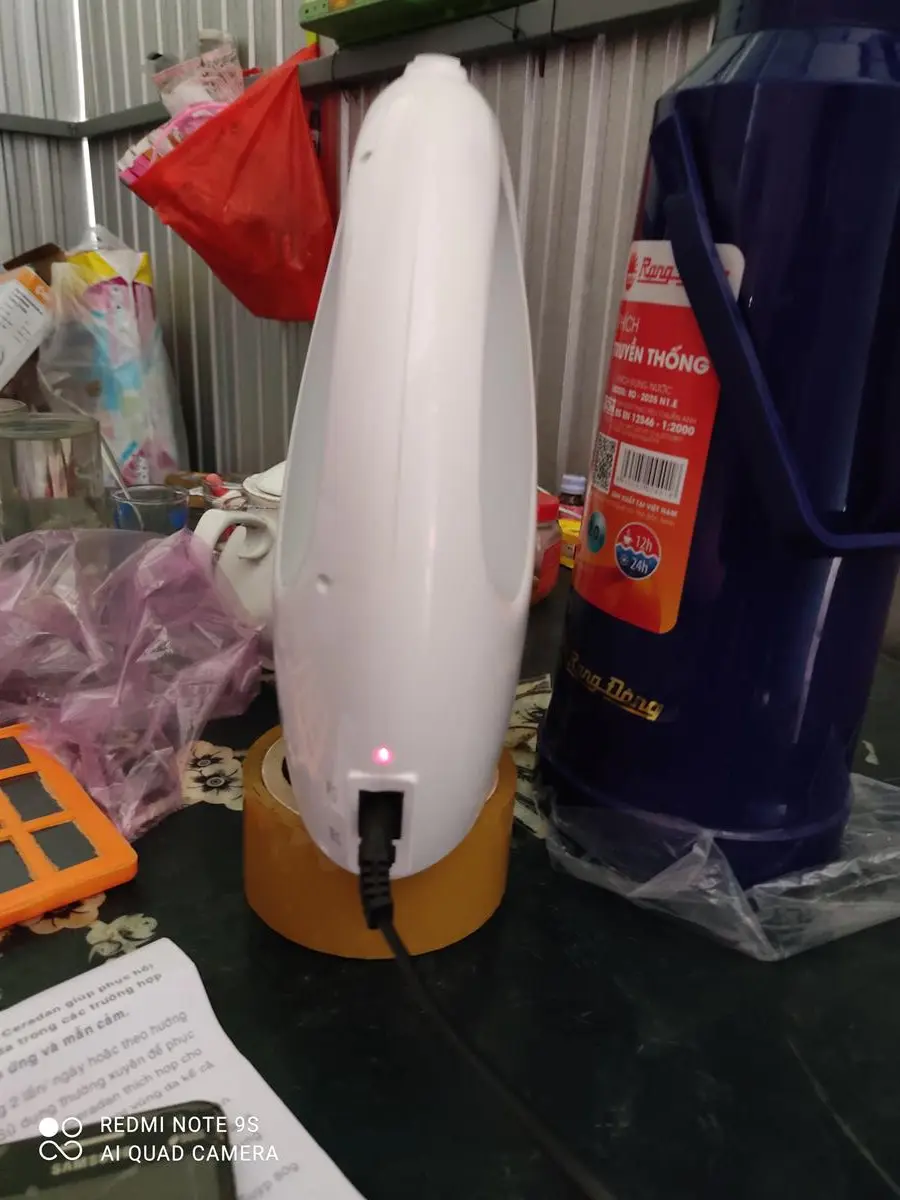Khách hàng review Đèn sạc Comet CRL3106 1