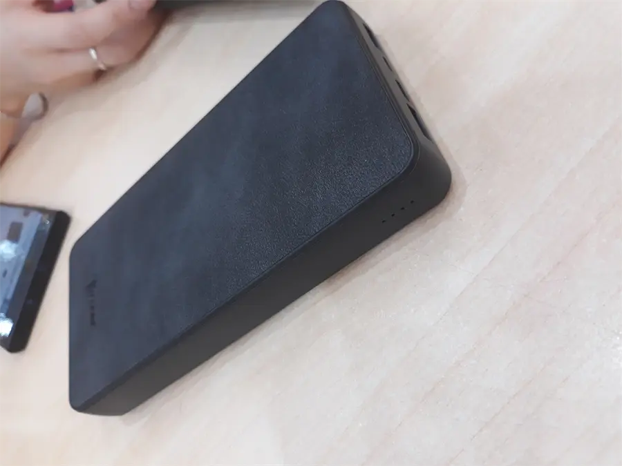 Khách hàng review Pin sạc dự phòng Polymer 20.000 mAh Type C PD QC3.0 18W Xmobile PowerBox P69D 29