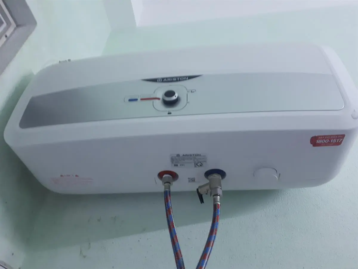 Khách hàng review Máy nước nóng gián tiếp Ariston 20 lít 2500W SL2 20 RS 2.5 FE 20