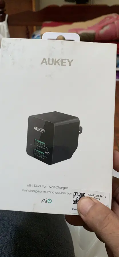 Khách hàng review Adapter sạc 2 cổng USB 12W Aukey PA-U32 Đen 3