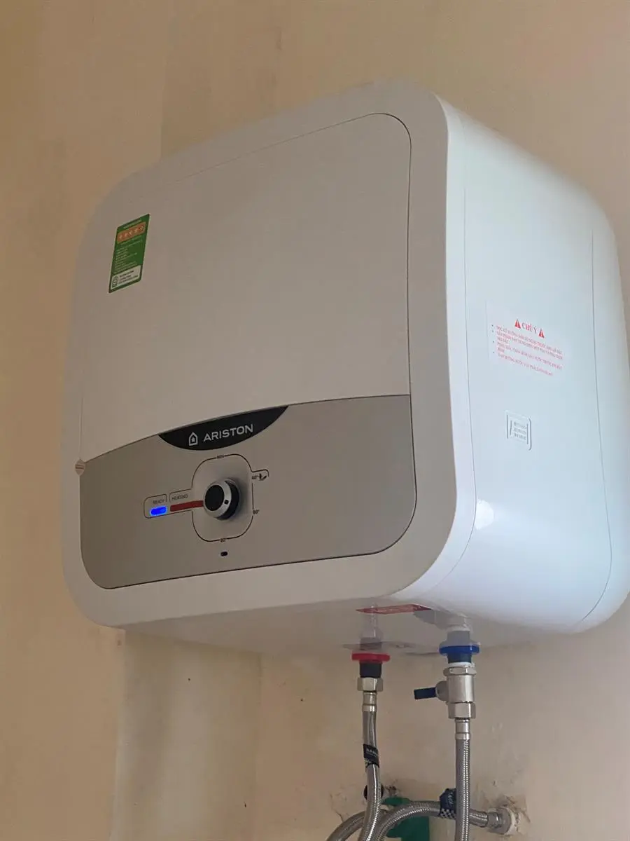 Khách hàng review Máy nước nóng gián tiếp Ariston 30 lít 2500W AN2 30 RS 2.5 FE 11