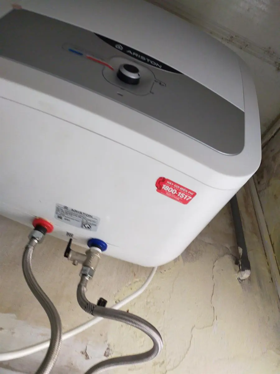 Khách hàng review Máy nước nóng gián tiếp Ariston 30 lít 2500W AN2 30 RS 2.5 FE 8