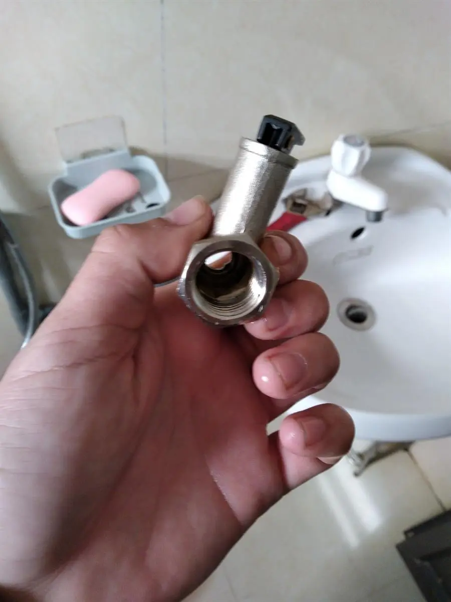 Khách hàng review Máy nước nóng gián tiếp Ariston 15 lít 2500W AN2 15 RS 2.5 FE 11
