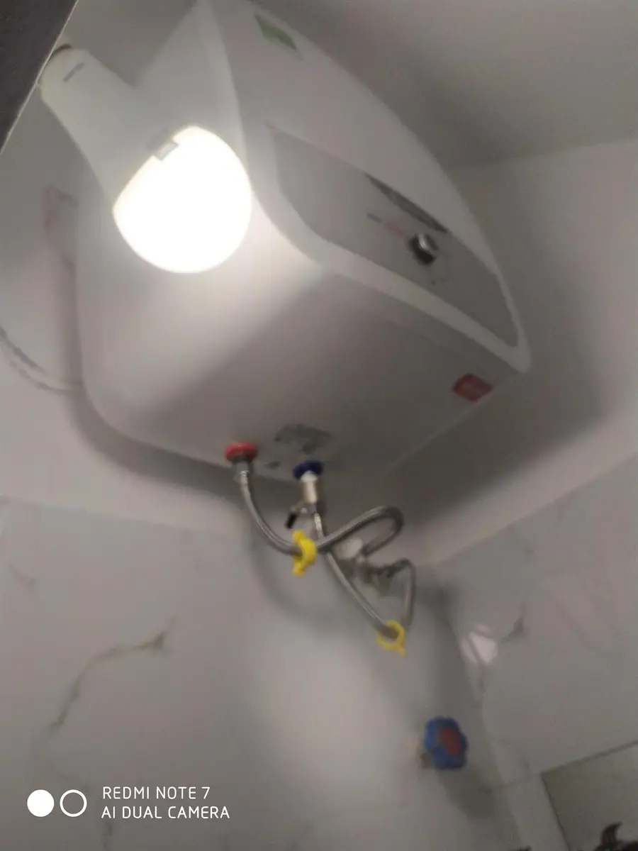Khách hàng review Máy nước nóng gián tiếp Ariston 30 lít 2500W AN2 30 RS 2.5 FE 6