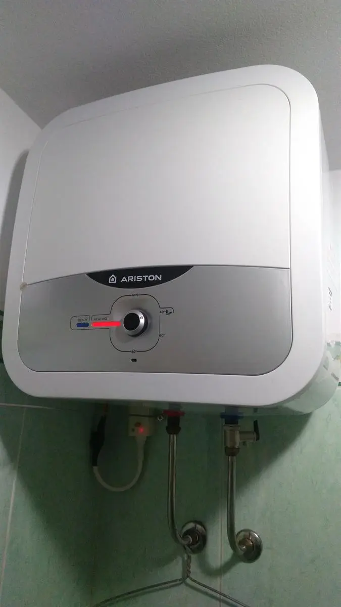 Khách hàng review Máy nước nóng gián tiếp Ariston 30 lít 2500W AN2 30 RS 2.5 FE 5