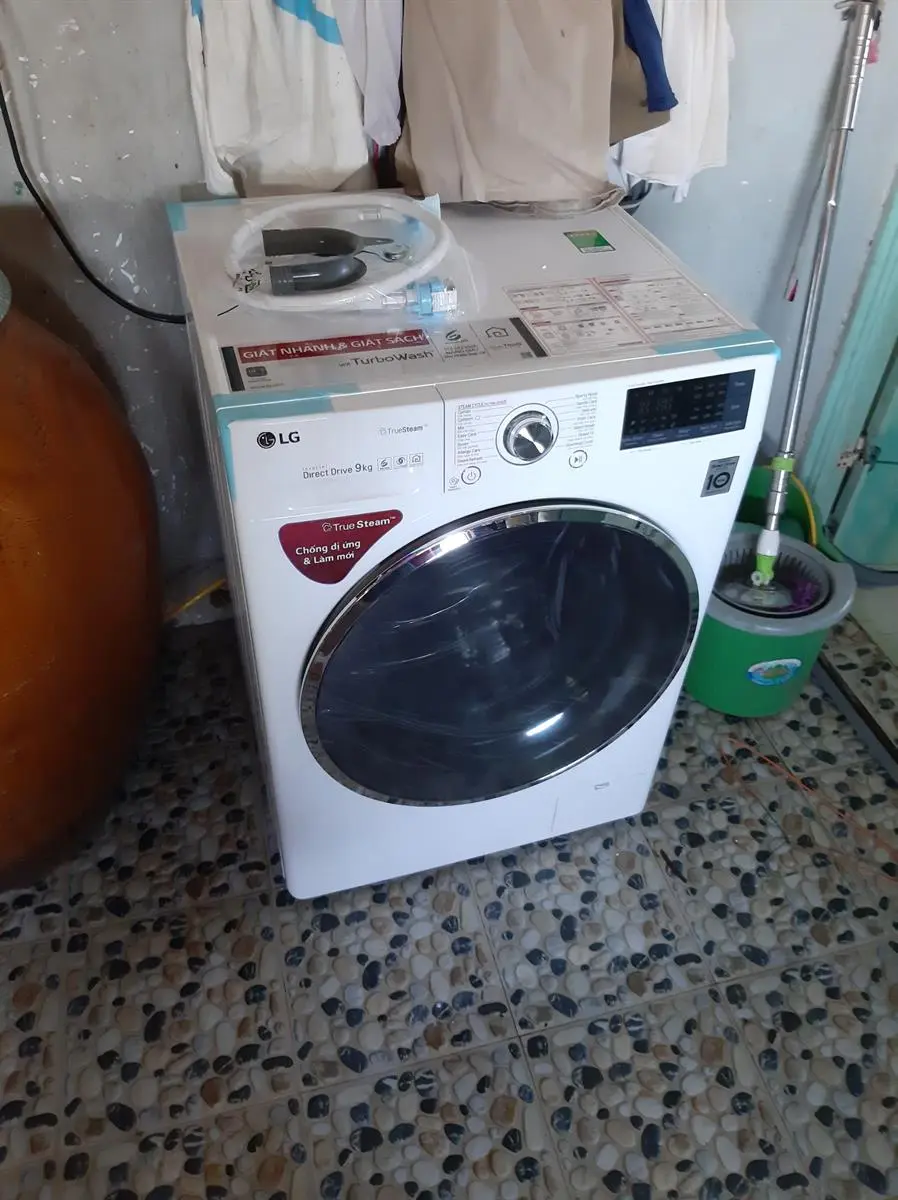 Khách hàng review Máy giặt LG Inverter 9 kg FC1409S2W 8