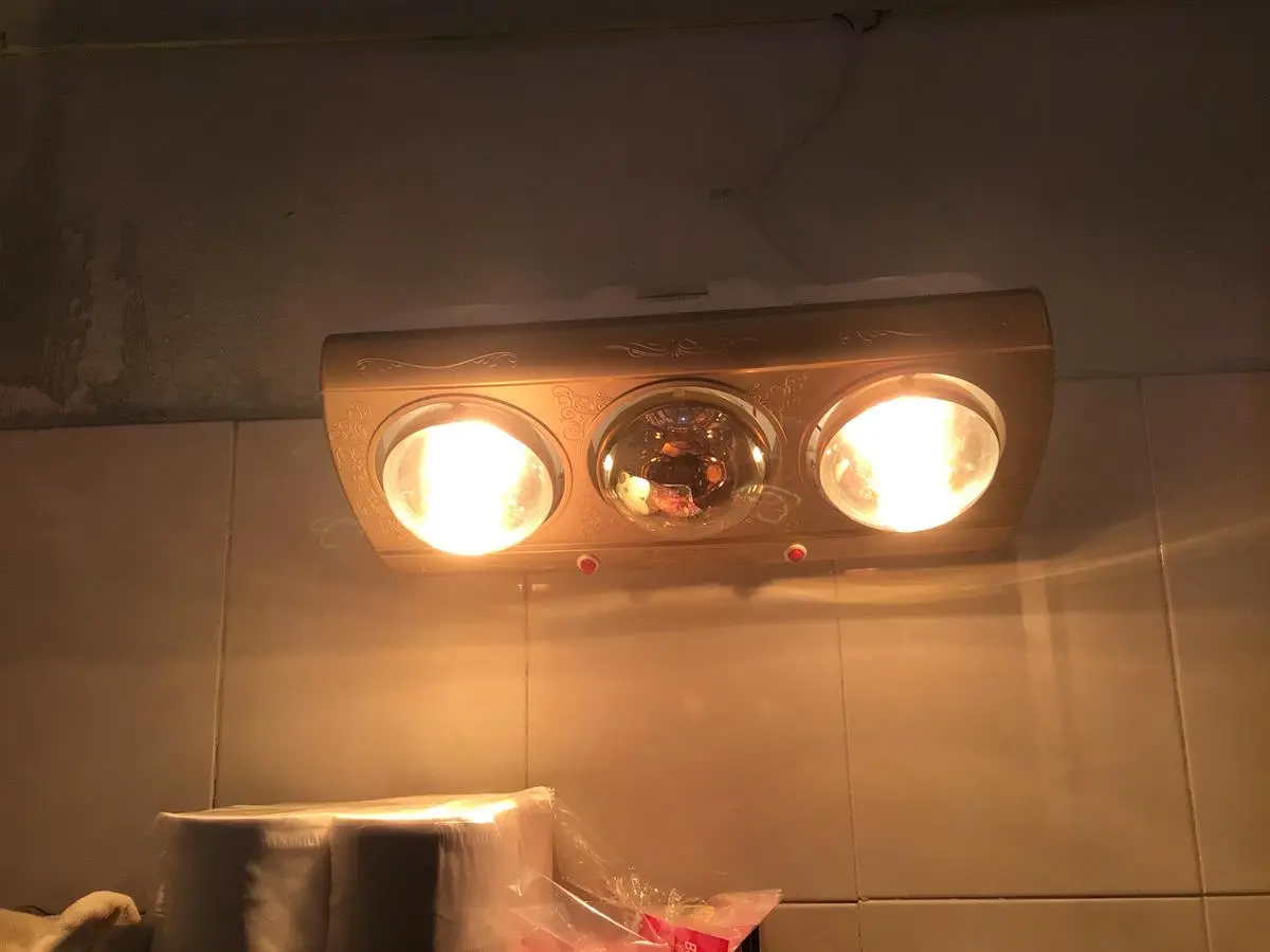 Khách hàng review Đèn sưởi nhà tắm Sunhouse SHD3813 825W 2