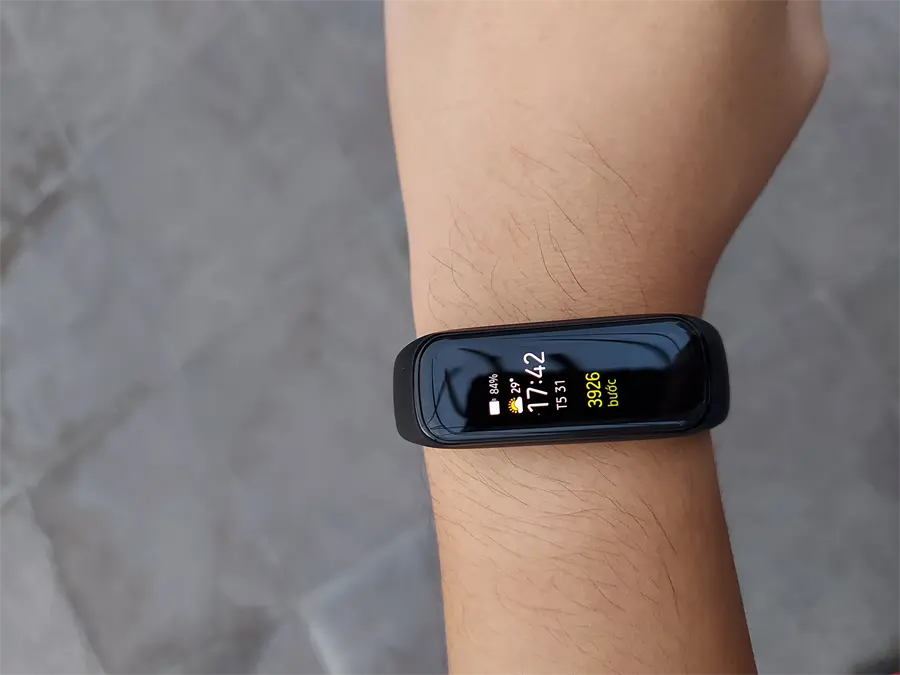 Khách hàng review Vòng tay thông minh Samsung Galaxy Fit2 Đen 28