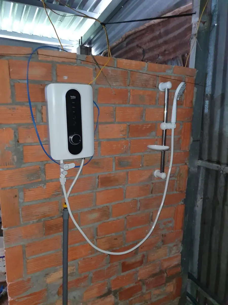 Khách hàng review Máy nước nóng trực tiếp Beko 4500W BWI45S2N-213 5