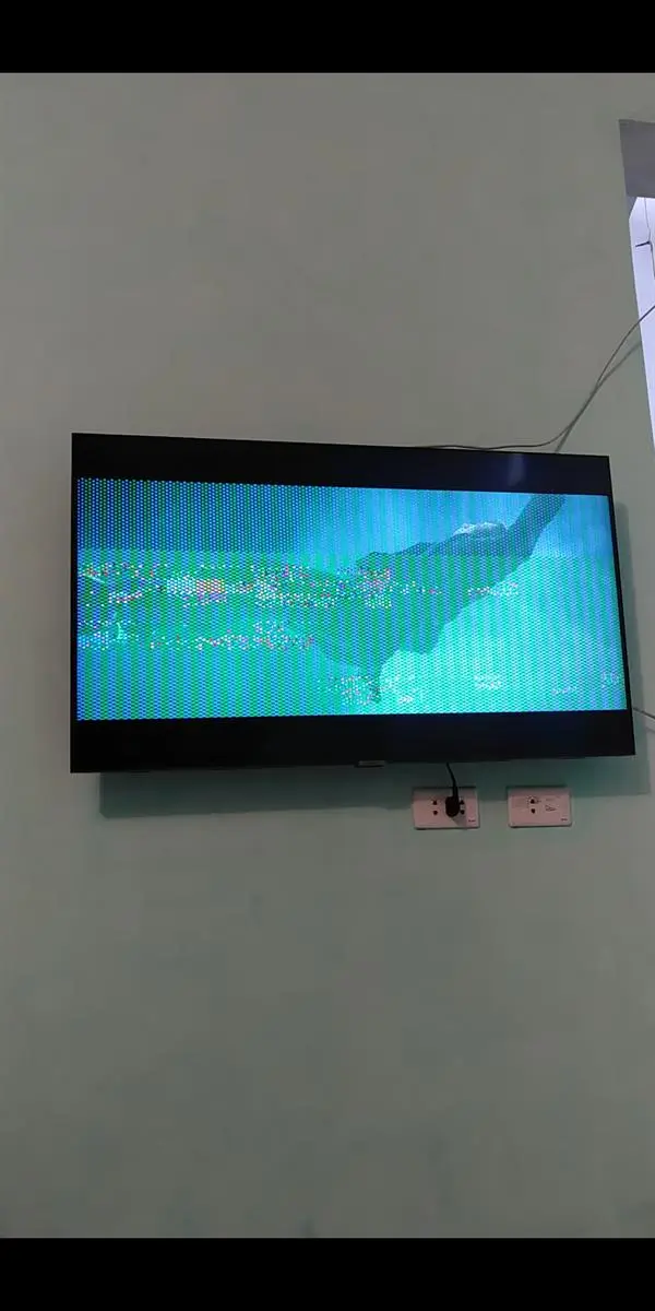 Khách hàng review Smart Tivi Samsung 4K Crystal UHD 43 inch UA43TU8100 6