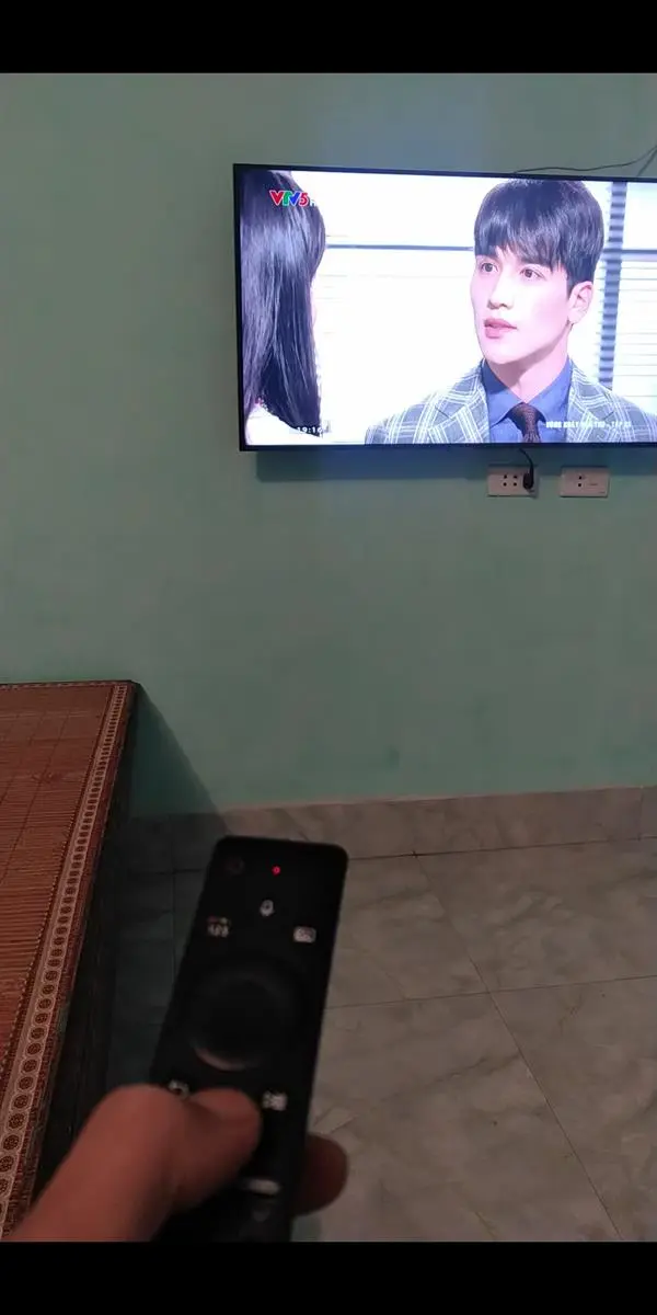 Khách hàng review Smart Tivi Samsung 4K Crystal UHD 43 inch UA43TU8100 7