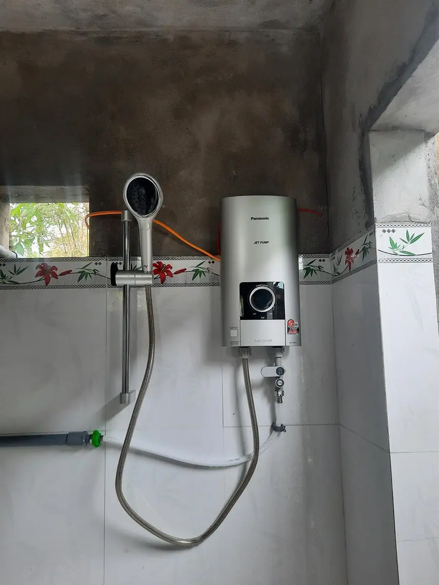 Khách hàng review Bình nóng lạnh trực tiếp Panasonic 4500W DH-4NP1VS 4
