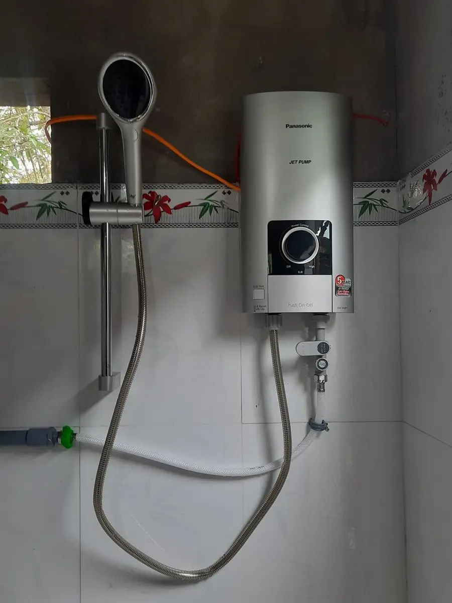 Khách hàng review Bình nóng lạnh trực tiếp Panasonic 4500W DH-4NP1VS 5