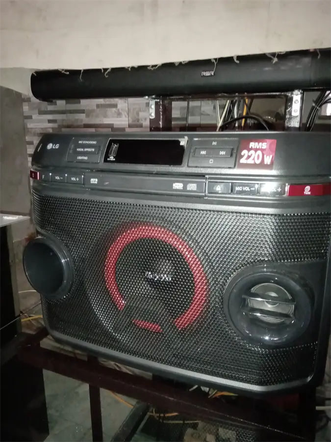 Khách hàng review Loa bluetooth LG OL45 220W 15