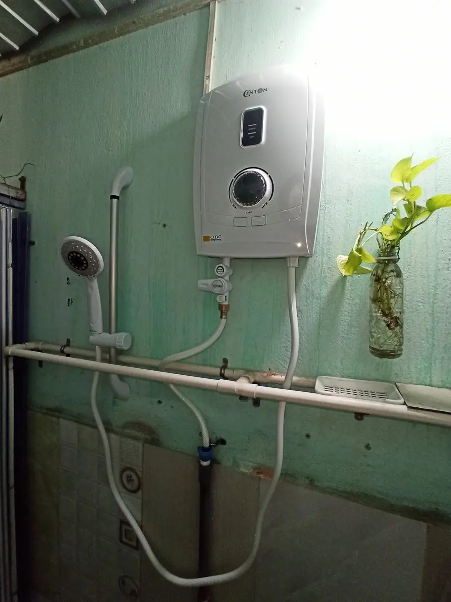 Khách hàng review Máy nước nóng trực tiếp Centon 4500W GD600ESP FL EMC 6