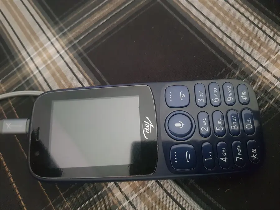 Khách hàng review Điện thoại Itel it9200 4G 5