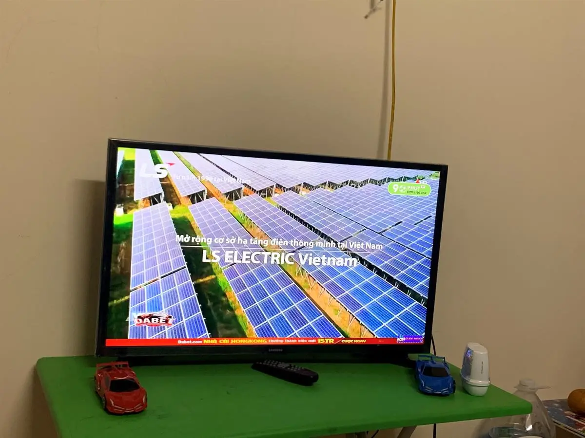 Khách hàng review Smart Tivi Samsung 32 inch UA32T4500 8
