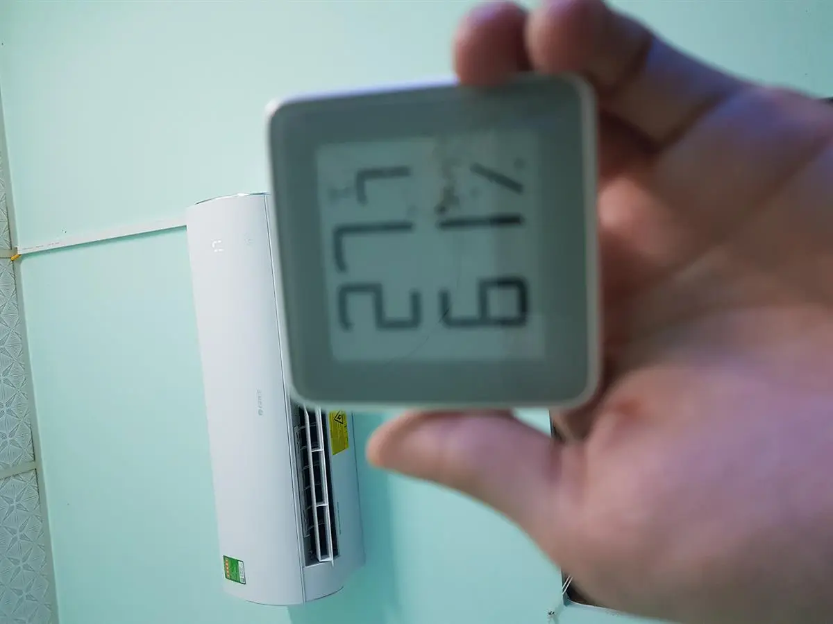 Khách hàng review Máy lạnh Gree Inverter 1 HP GWC09FB-K6D9A1W 5