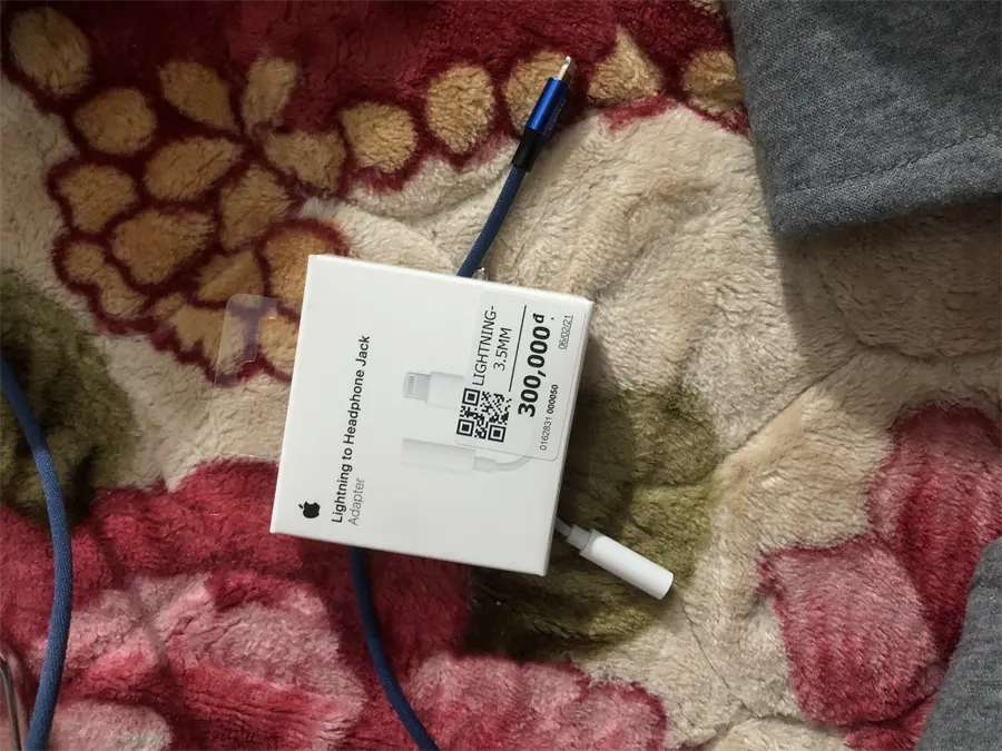 Khách hàng review Cáp chuyển đổi Lightning sang 3.5mm Apple MMX62 8