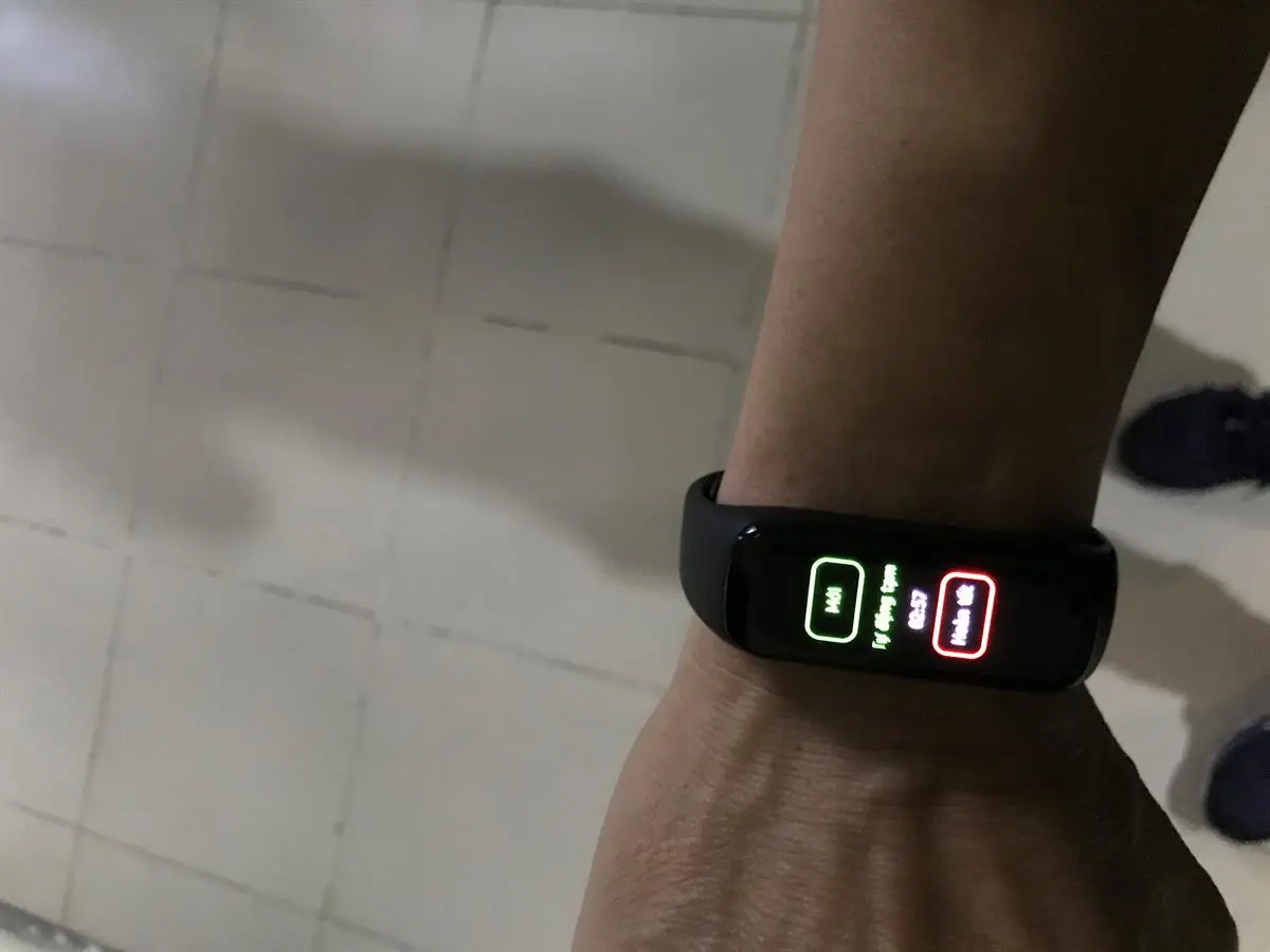 Khách hàng review Vòng tay thông minh Samsung Galaxy Fit2 Đen 20
