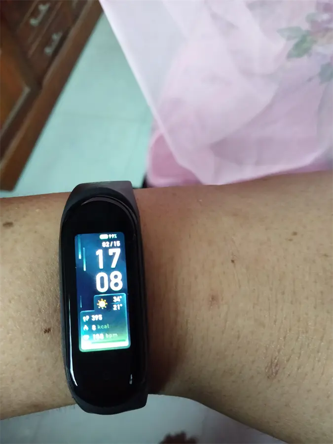 Khách hàng review Vòng đeo tay thông minh Mi Band 5 34