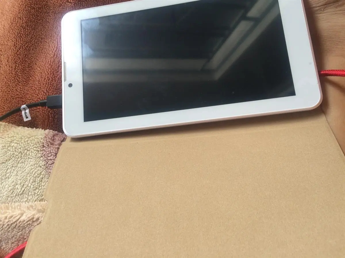 Khách hàng review Máy tính bảng Mobell Tab 7s 1