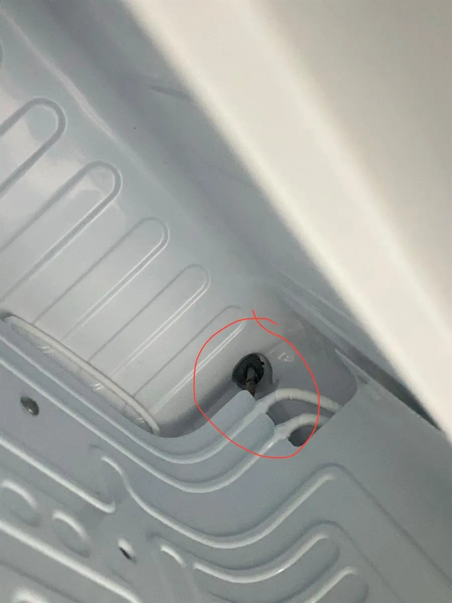 Khách hàng review Tủ lạnh Aqua 90 lít AQR-D99FA(BS) 83