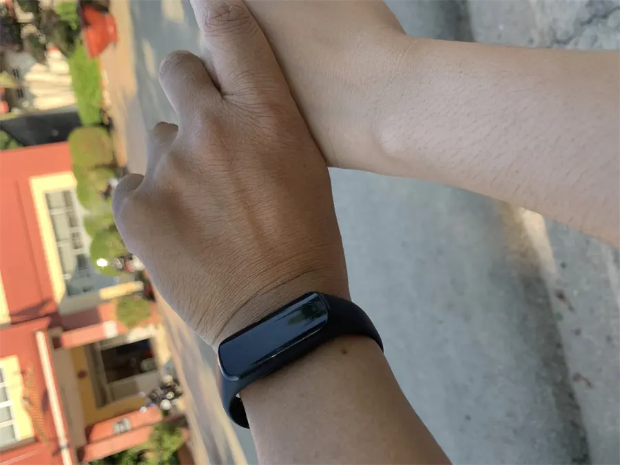 Khách hàng review Vòng đeo tay thông minh Samsung Galaxy Fit e R375 2