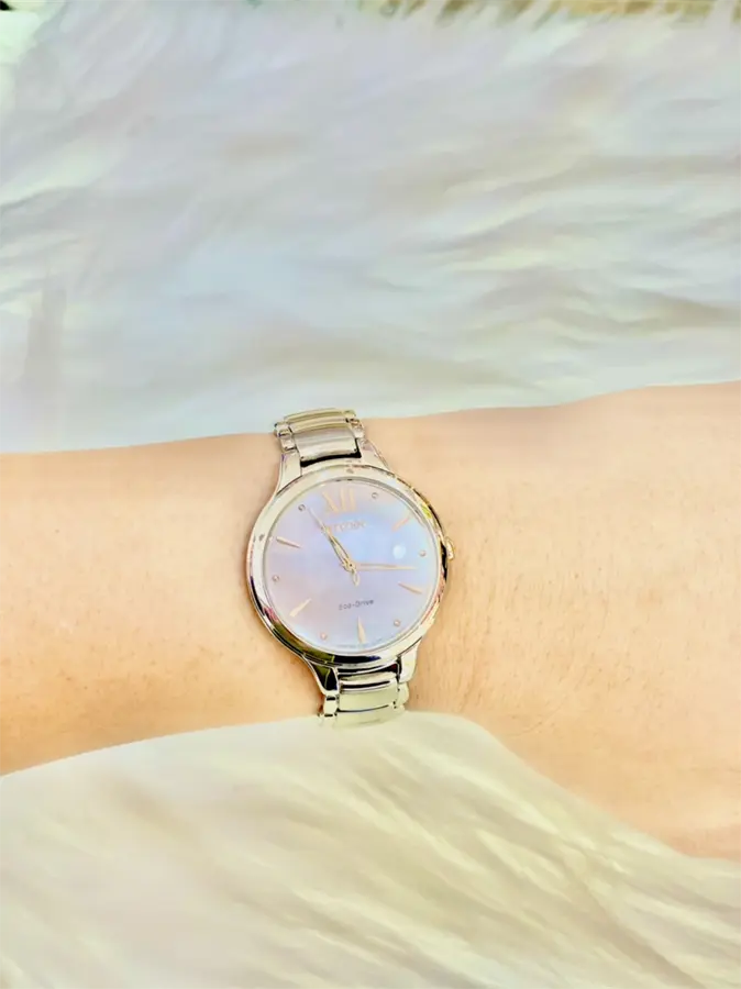 Khách hàng review Đồng hồ CITIZEN L 32 mm Nữ EM0558-81Y 2