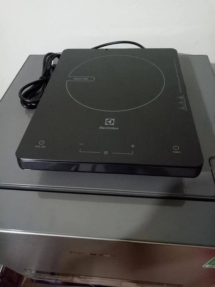 Khách hàng review Bếp từ Electrolux ETD29KC 6