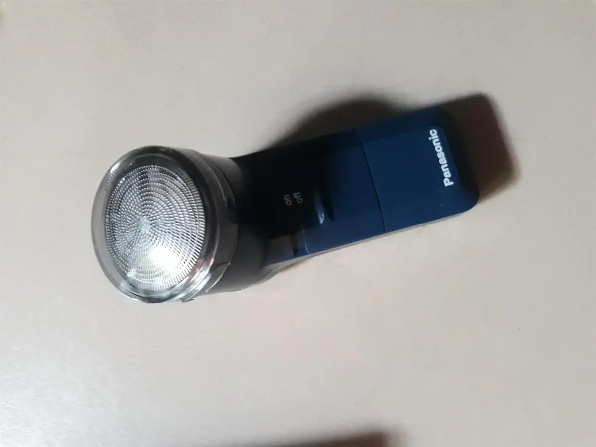 Khách hàng review Máy cạo râu khô Panasonic ES534DP527 4