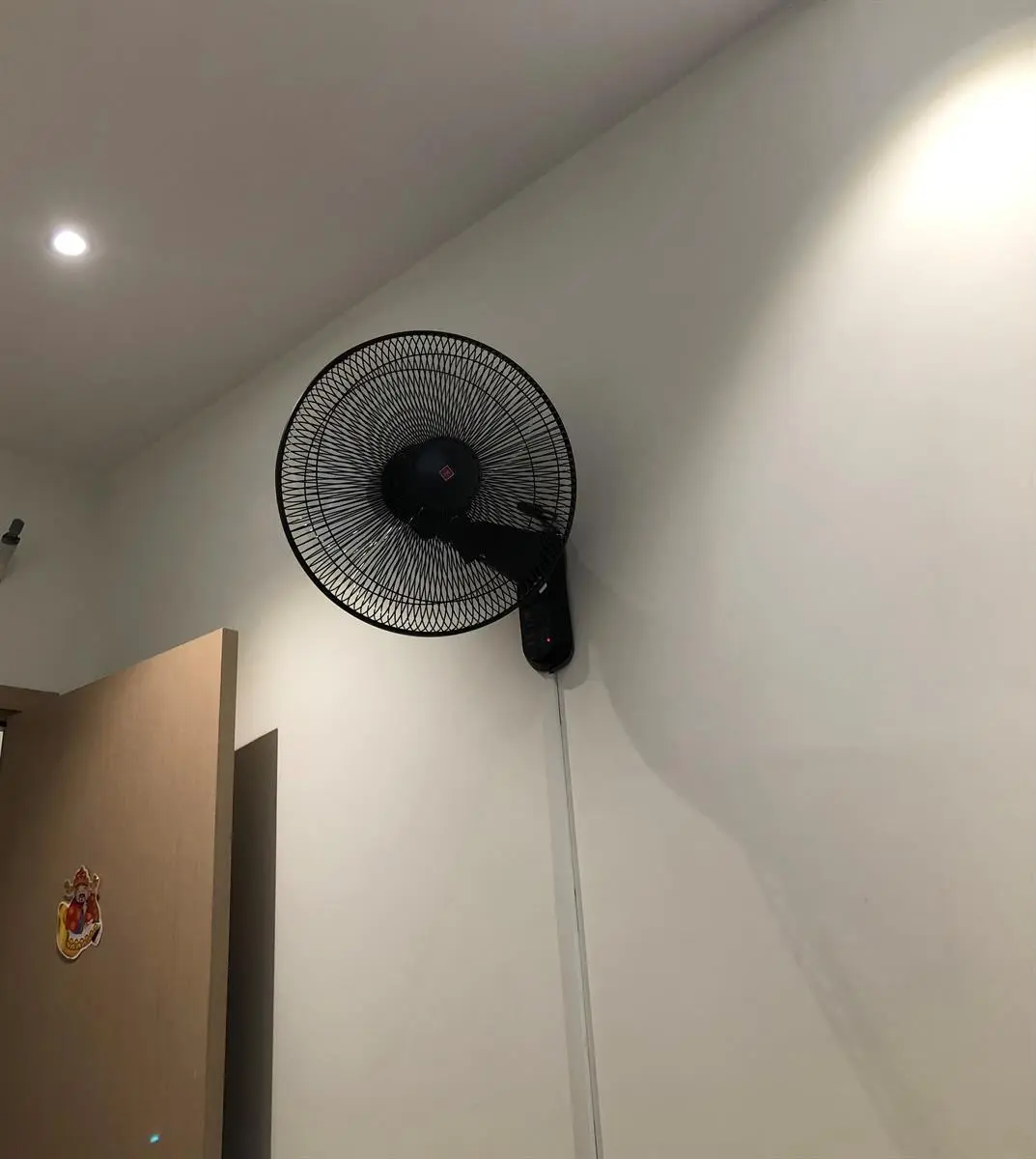 Khách hàng review Quạt treo tường KDK 3 cánh M40M 51W 4